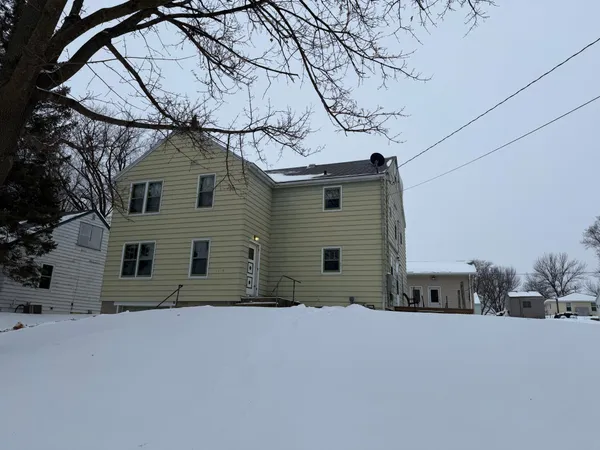 $179,900 | 1420 Frank Hall Drive, Albert Lea, MN 56007