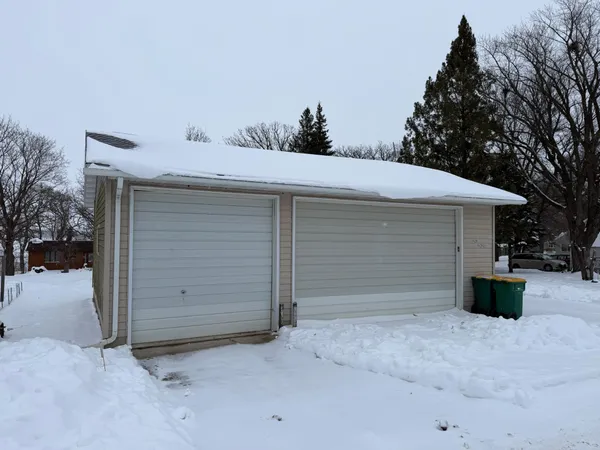 $179,900 | 1420 Frank Hall Drive, Albert Lea, MN 56007