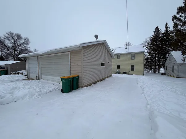 $179,900 | 1420 Frank Hall Drive, Albert Lea, MN 56007