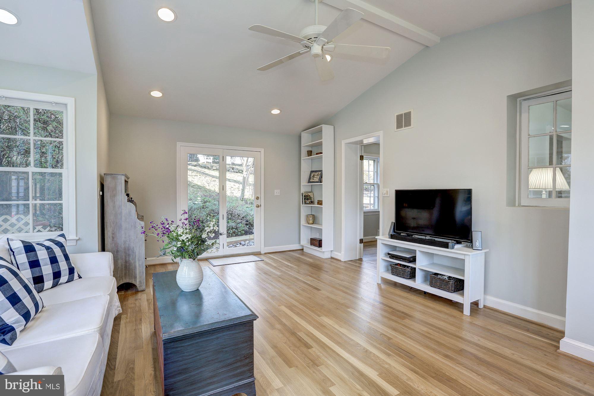 5902 Gloster Road Bethesda, MD 20816 - Photo 15 of 28