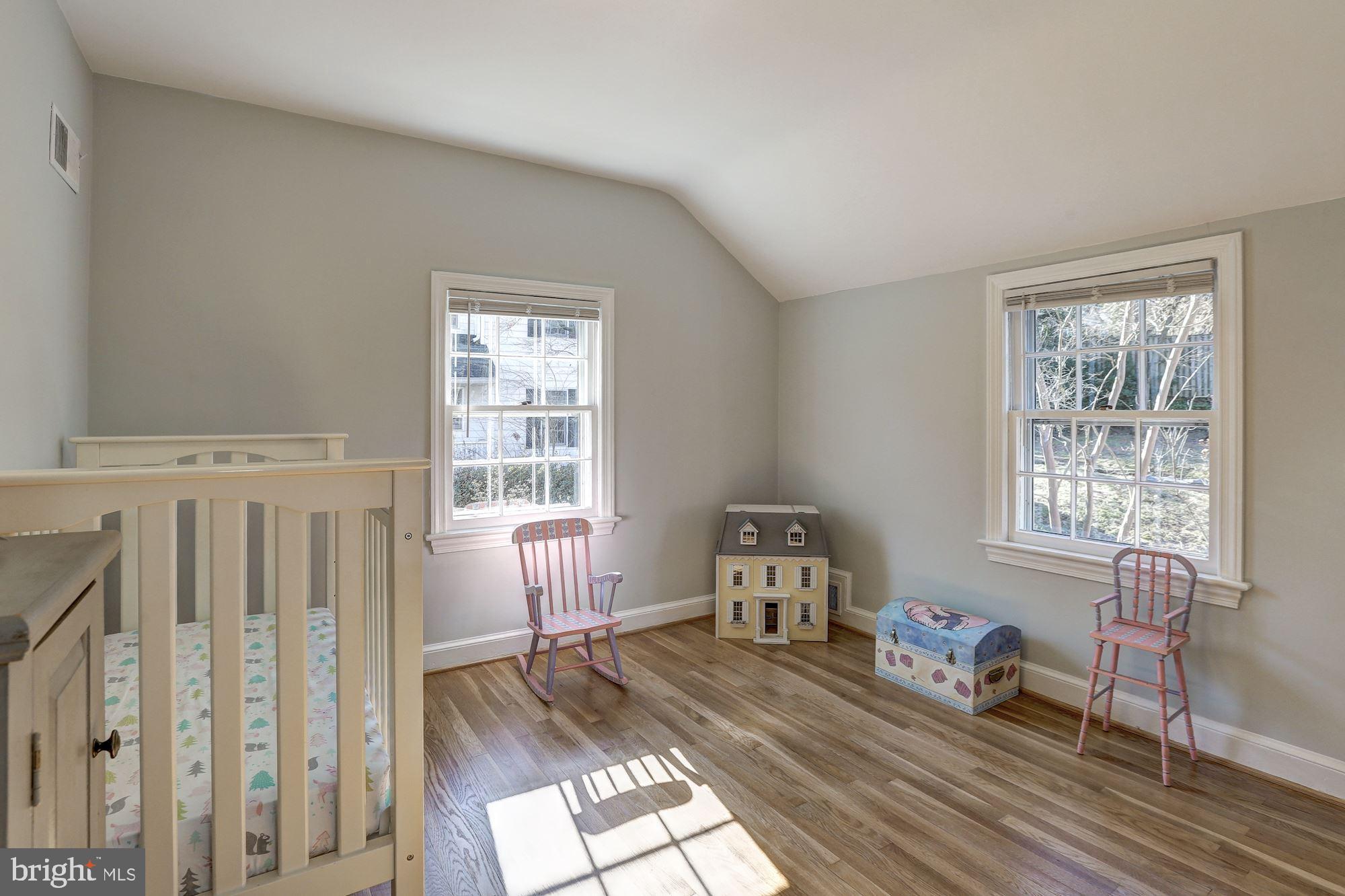 5902 Gloster Road Bethesda, MD 20816 - Photo 19 of 28