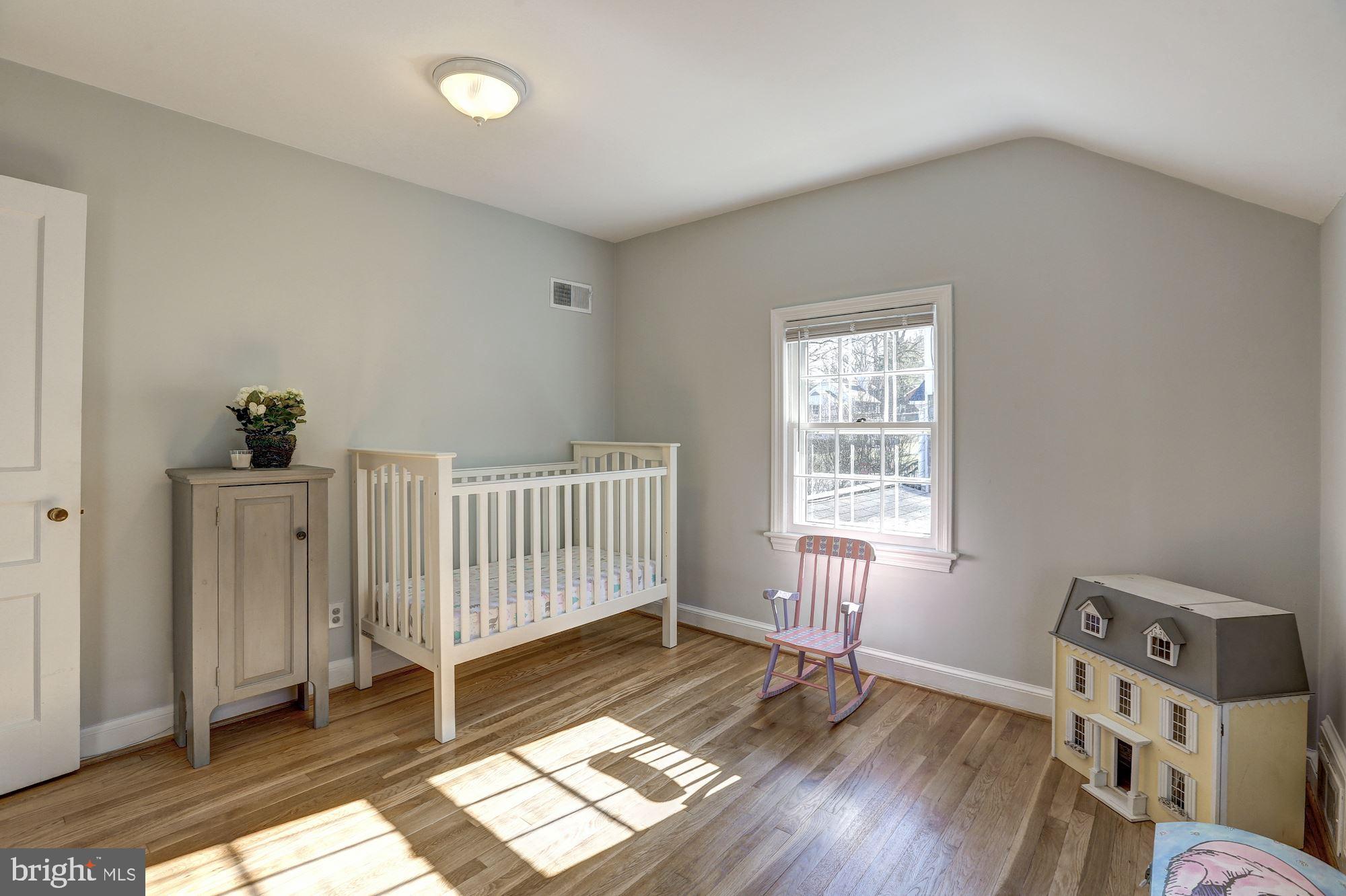 5902 Gloster Road Bethesda, MD 20816 - Photo 20 of 28