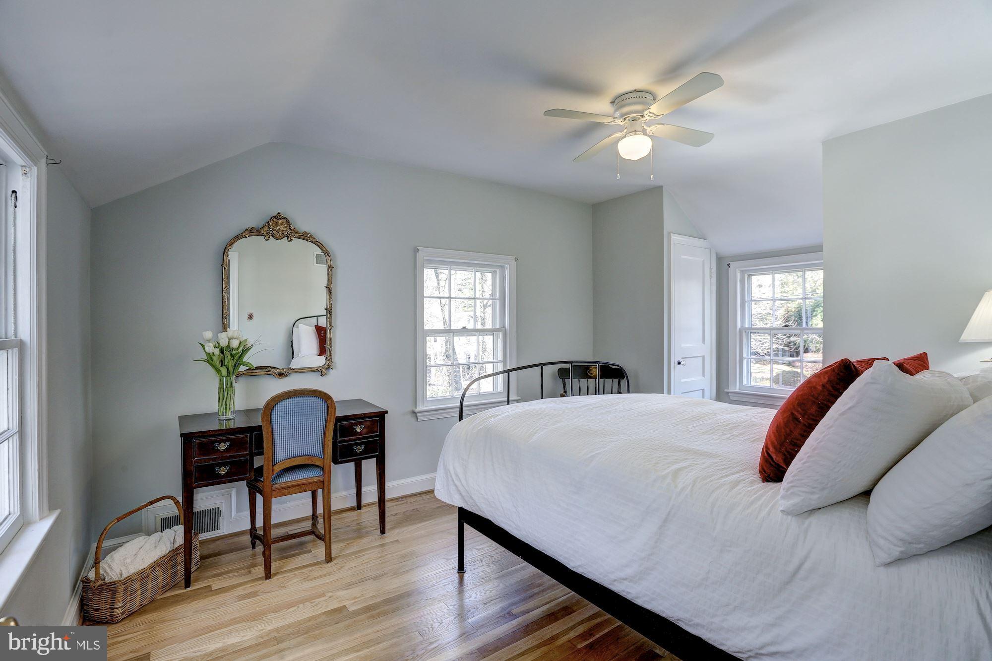 5902 Gloster Road Bethesda, MD 20816 - Photo 21 of 28