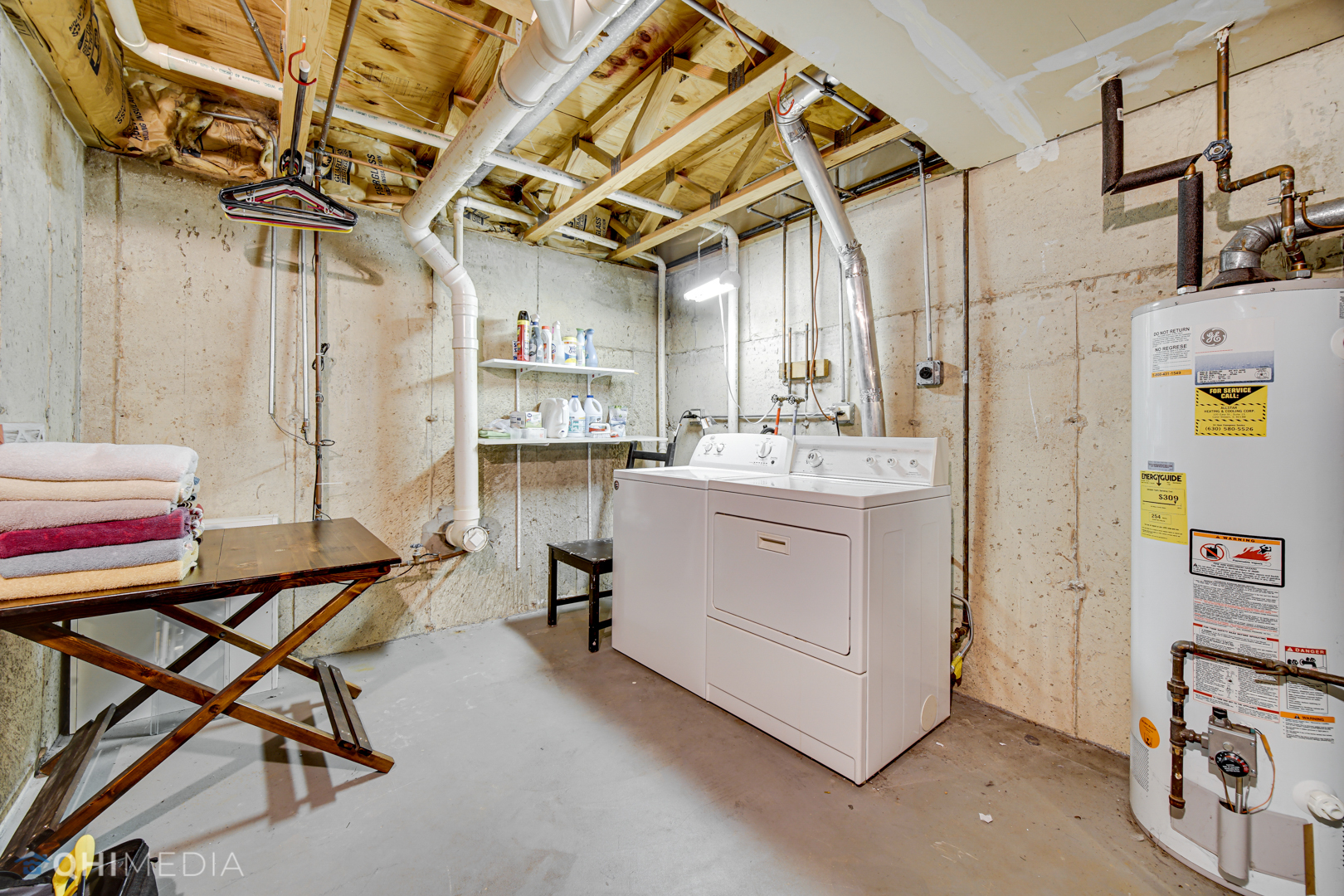 261 Ascot Lane Streamwood, IL 60107 - Photo 20 of 23 a utility room with a washer and dryer