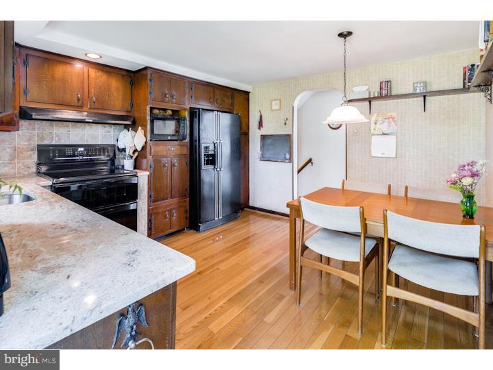 684 Beverly Road Southampton, PA 18966 - Photo 4 of 21 Kitchen
