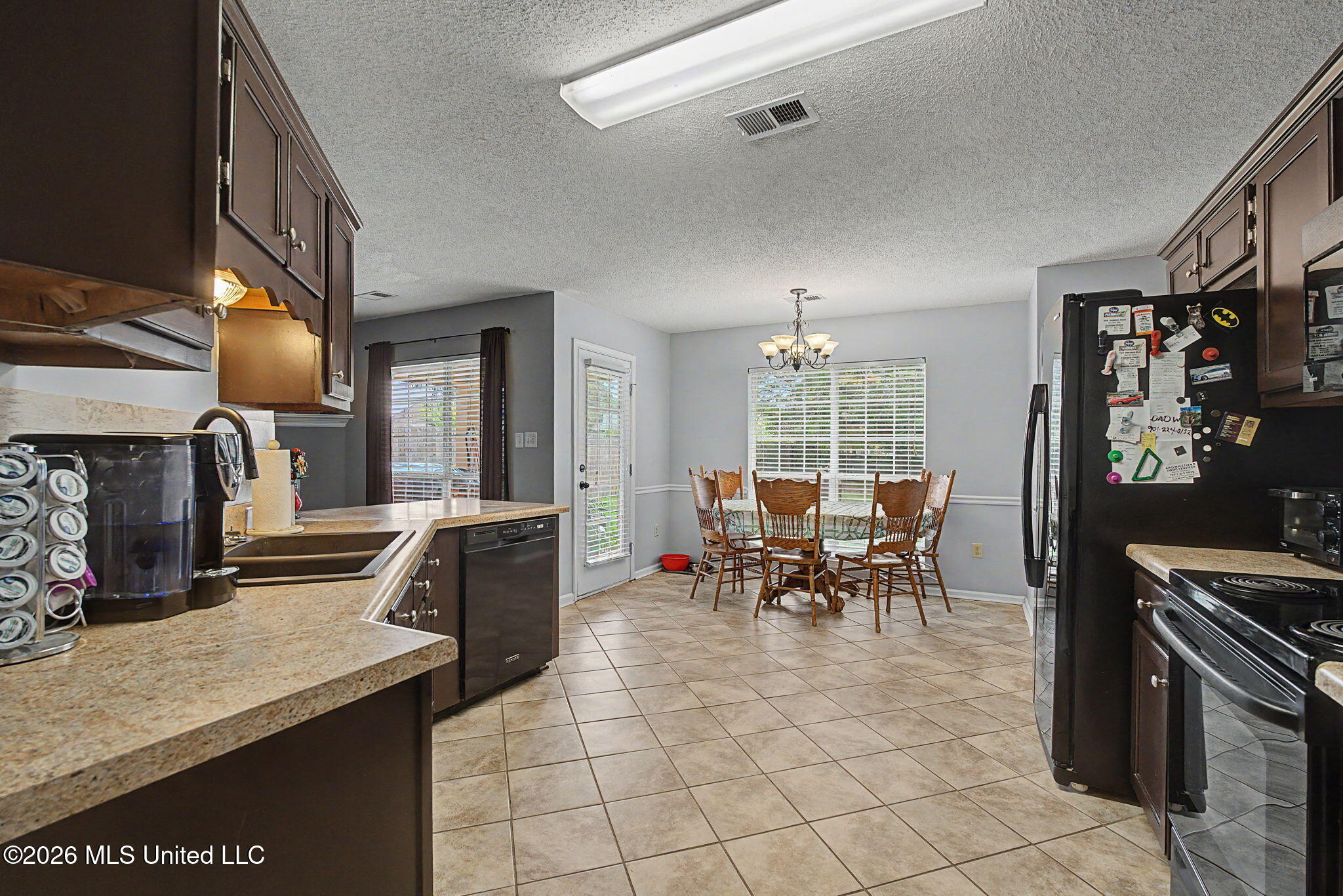 7392 Wendy Way Walls, MS 38680 - Photo 6 of 32 10-web-or-mls-7392 Wendy Way-9