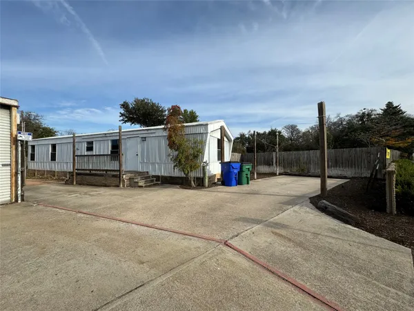 $1,299 | 405 East Park Street, Cedar Park, TX 78613