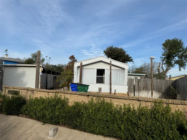 $1,299 | 405 East Park Street, Cedar Park, TX 78613