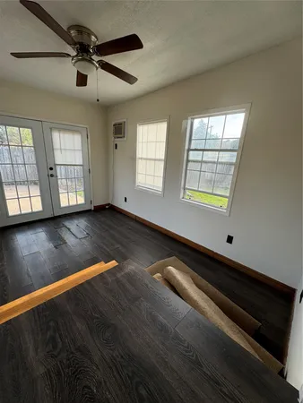 $1,299 | 405 East Park Street, Cedar Park, TX 78613