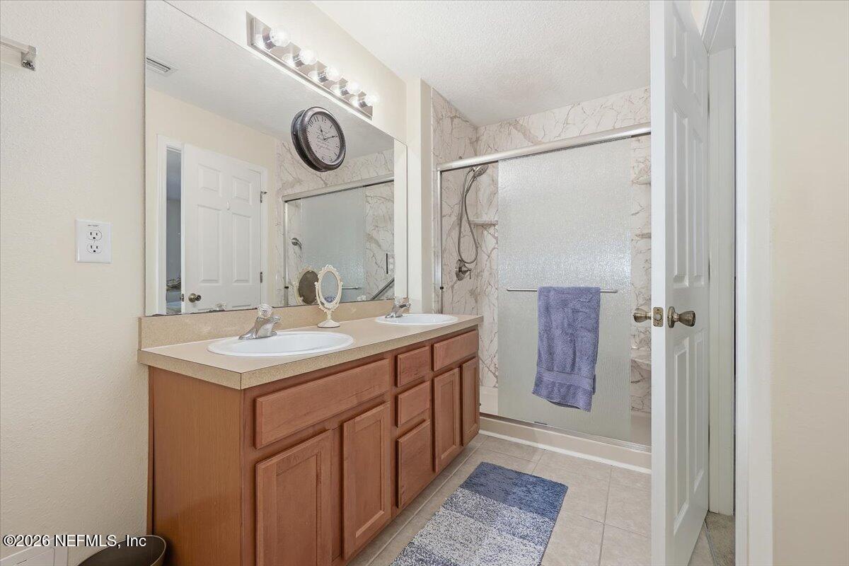 6700 Bowden Road, Unit 702 Jacksonville, FL 32216 - Photo 9 of 16 09-Primary Bathroom