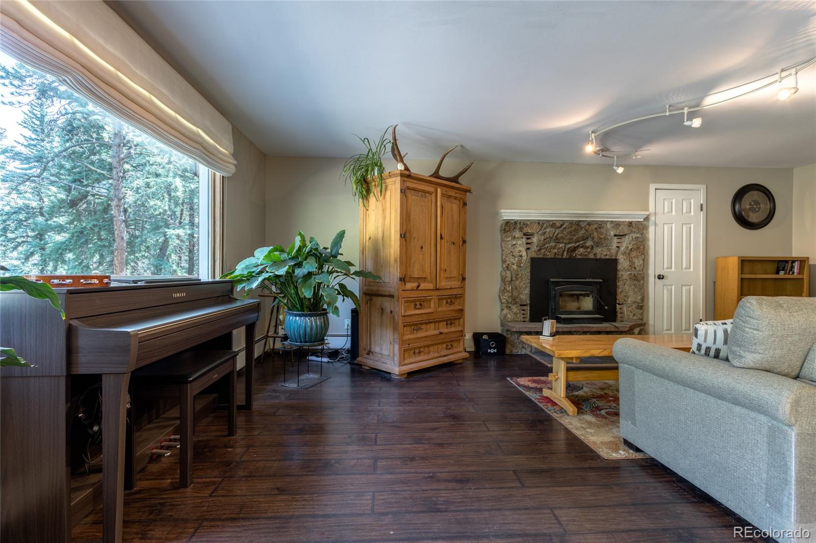 7664 Rossman Gulch Road Morrison, CO 80465 - Photo 8 of 38 Gallery Image 8