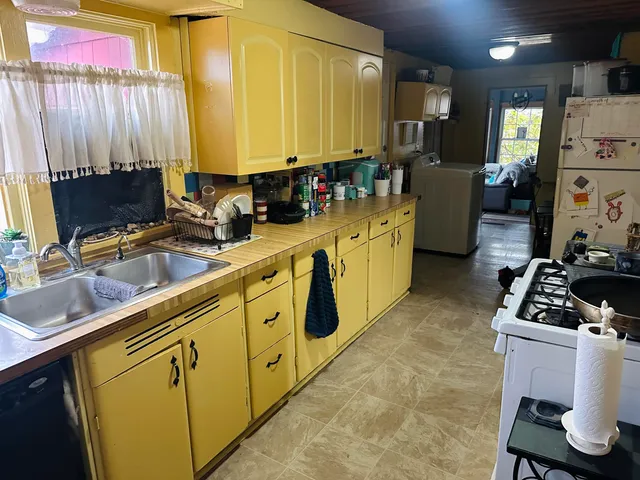 $154,900 | 404 Ellen Street, Union City, MI 49094