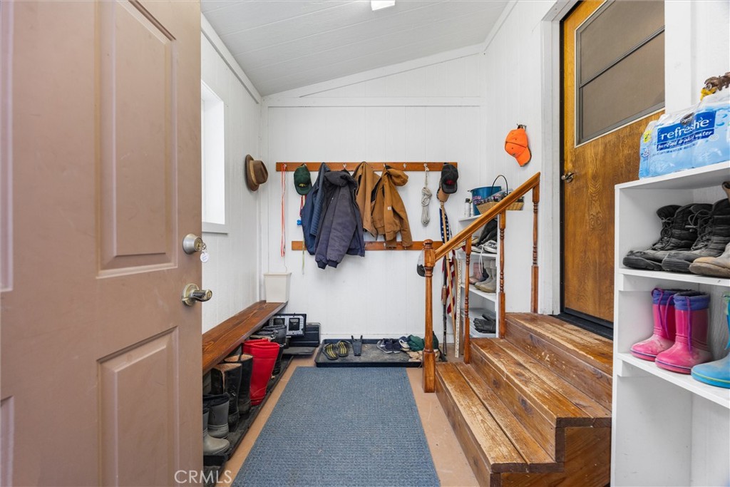 28207 Oaks Rancho Road Keene, CA 93531 - Photo 4 of 48 a view of entryway and hall