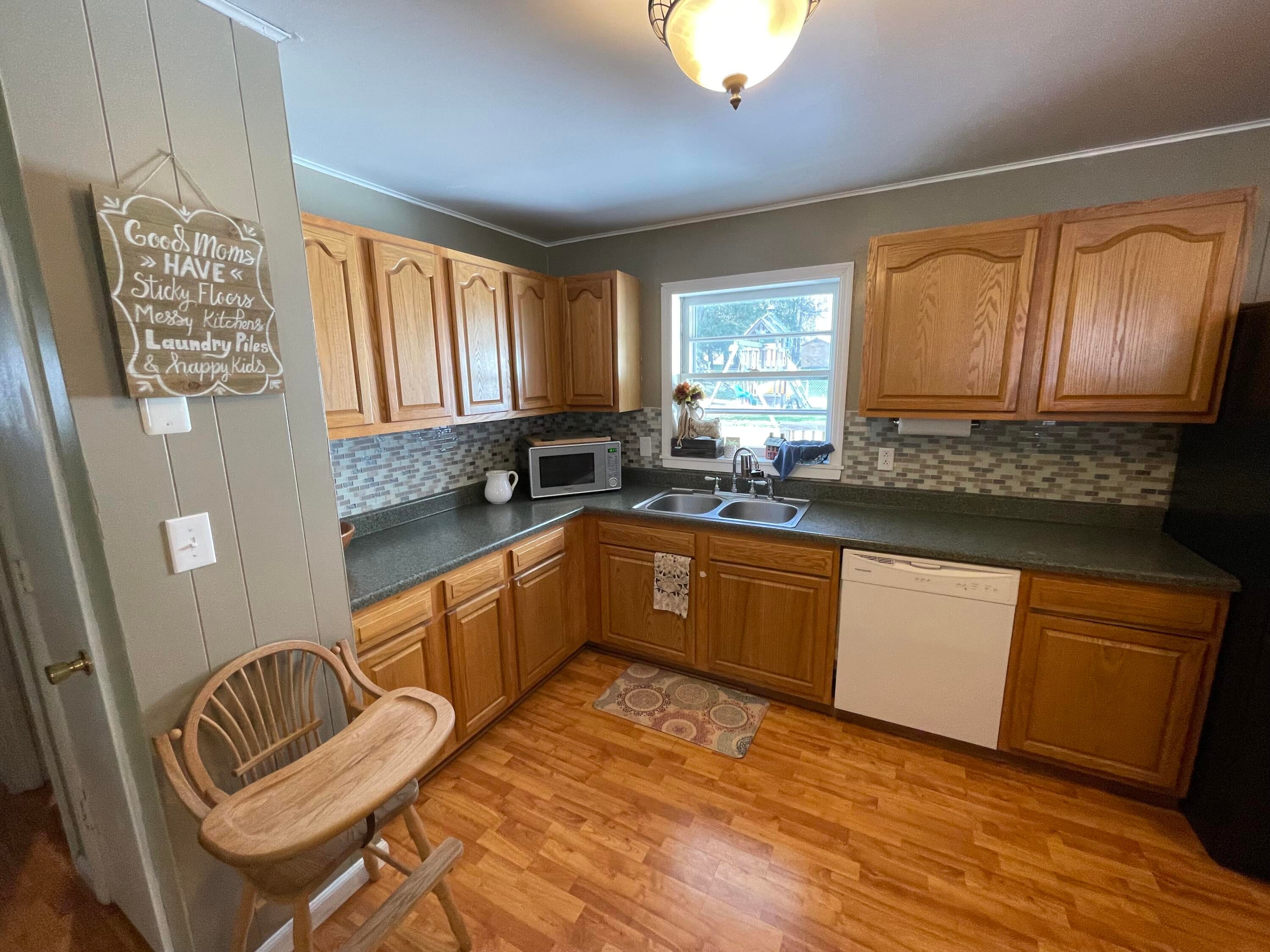 193 Dickson Road Caldwell, WV 24925 - Photo 10 of 30 Gallery Image 10