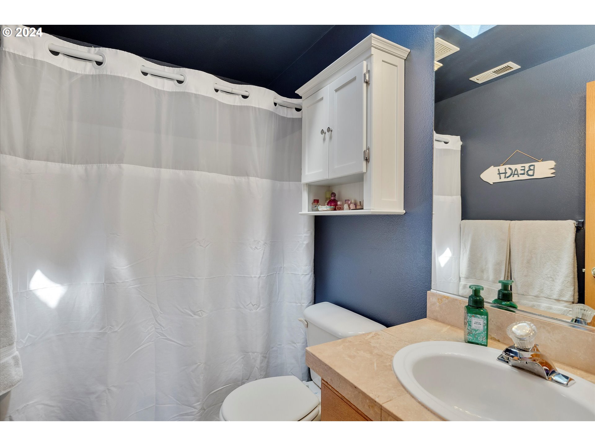 194 Southeast Twp Road Canby, OR 97013 - Photo 20 of 31 Bathroom, Attached