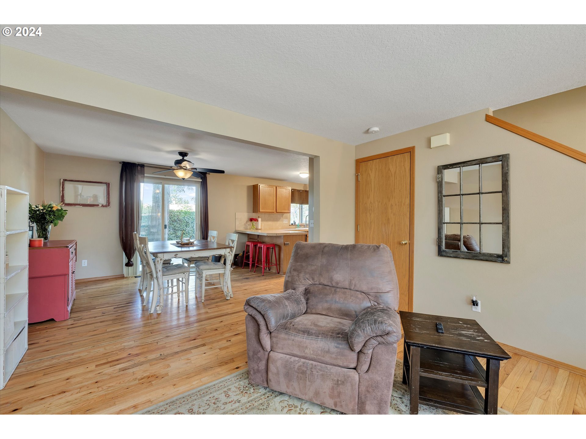 194 Southeast Twp Road Canby, OR 97013 - Photo 8 of 31 Living Room/Dining Room
