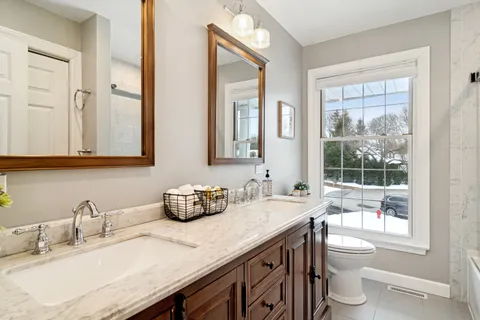 $1,100,000 | 38 Fox Trail, Lincolnshire, IL 60069