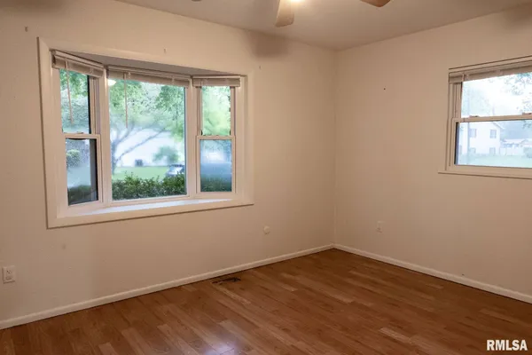 $219,000 | 60 North Oxford Road, Springfield, IL 62702