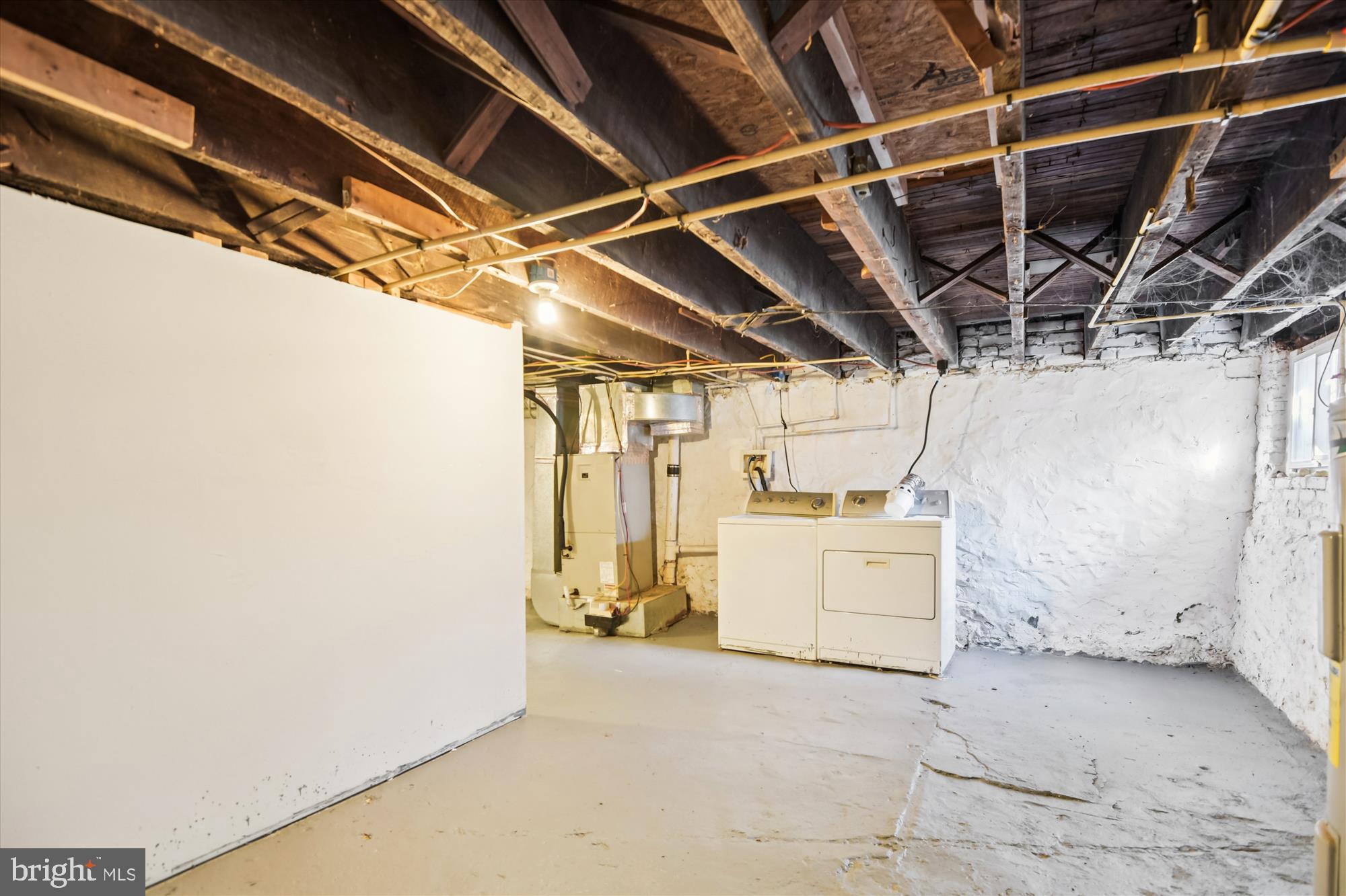 730 Edgewood Street Baltimore, MD 21229 - Photo 20 of 21 a utility room with dryer and washer