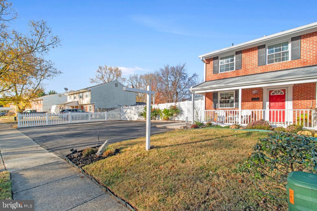 178 Dunlap Road Pasadena, MD 21122 - Photo 2 of 36