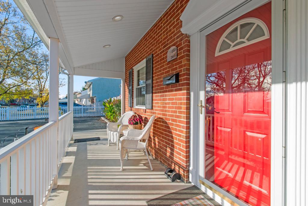 178 Dunlap Road Pasadena, MD 21122 - Photo 4 of 36