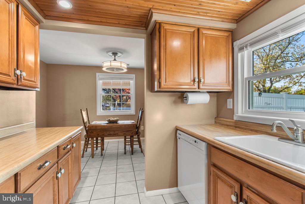 178 Dunlap Road Pasadena, MD 21122 - Photo 7 of 36