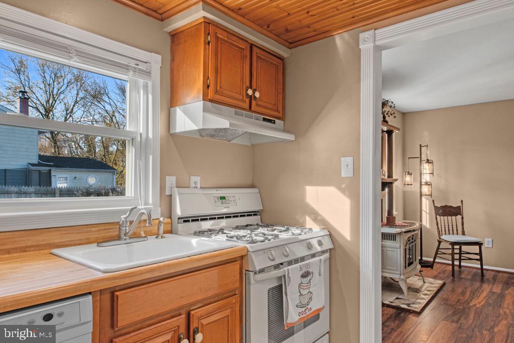 178 Dunlap Road Pasadena, MD 21122 - Photo 9 of 36