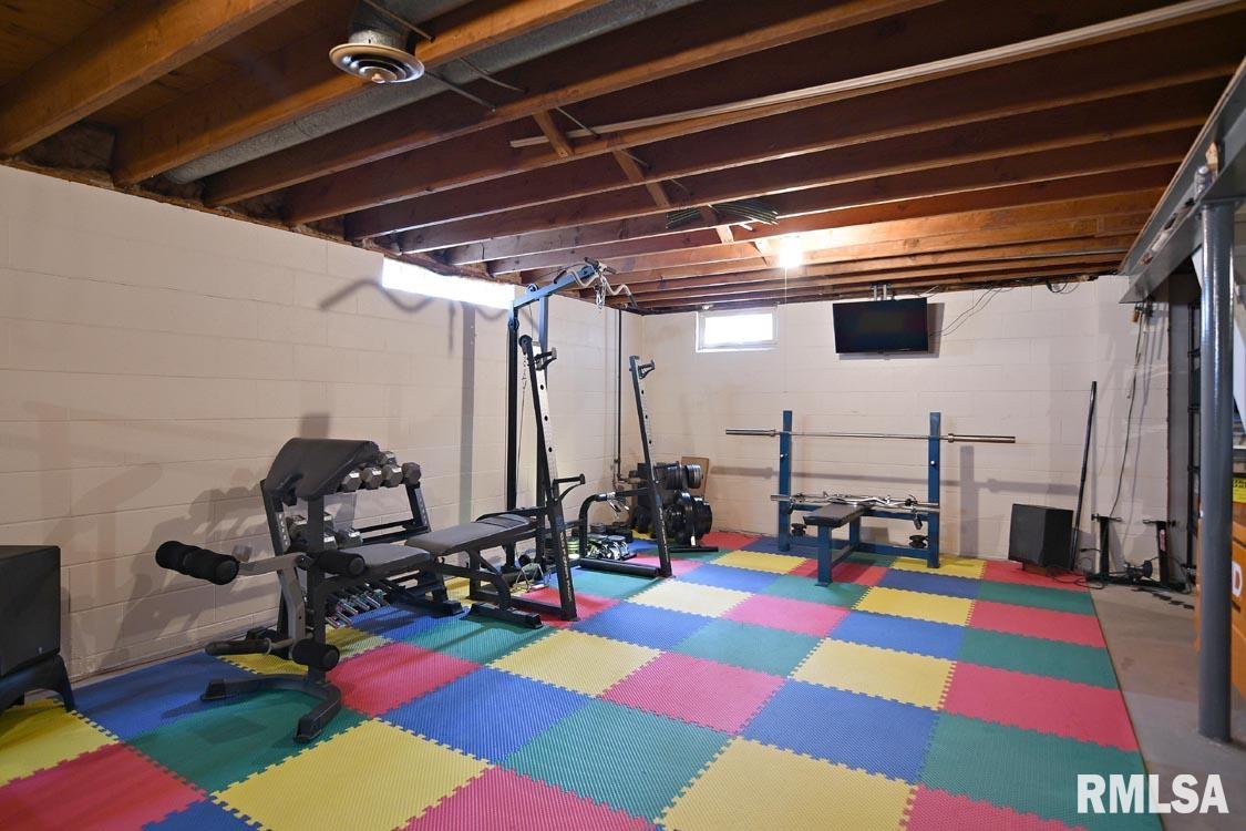 2116 32nd Street Rock Island, IL 61201 - Photo 11 of 14