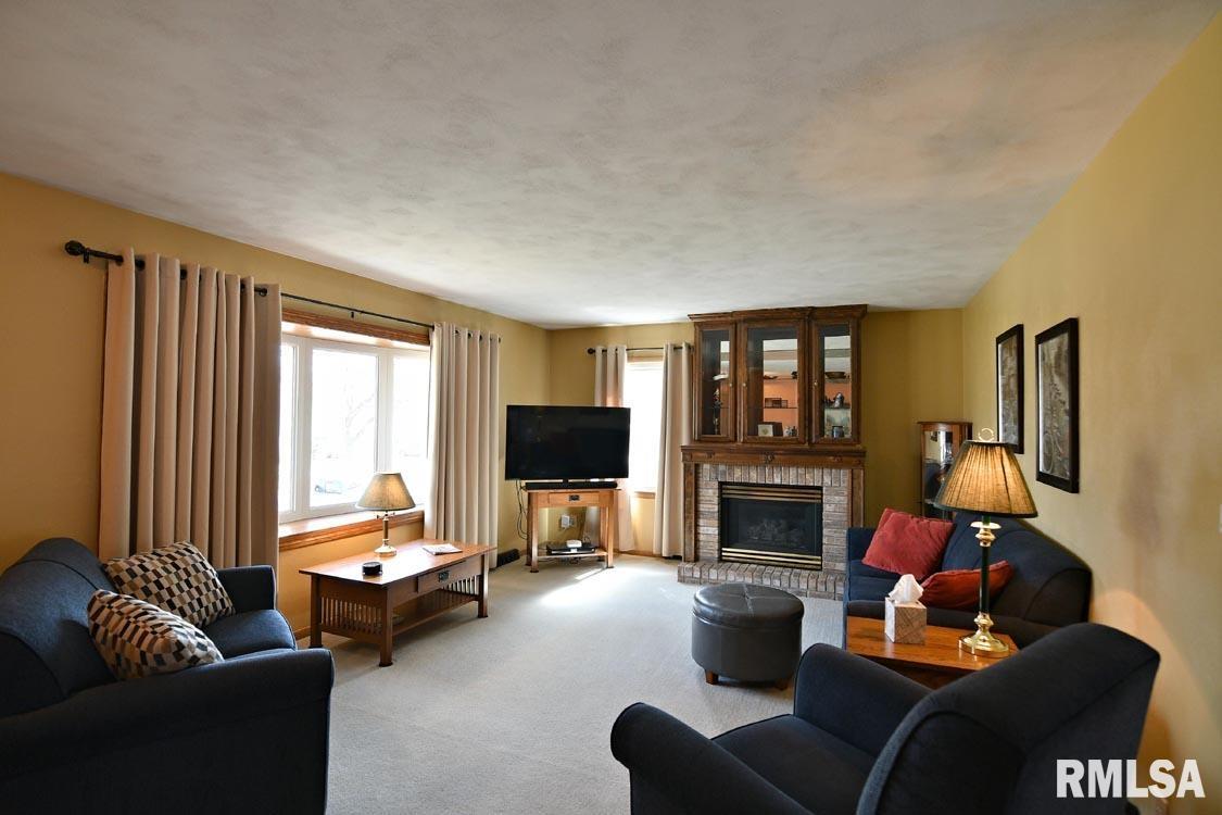 2116 32nd Street Rock Island, IL 61201 - Photo 2 of 14