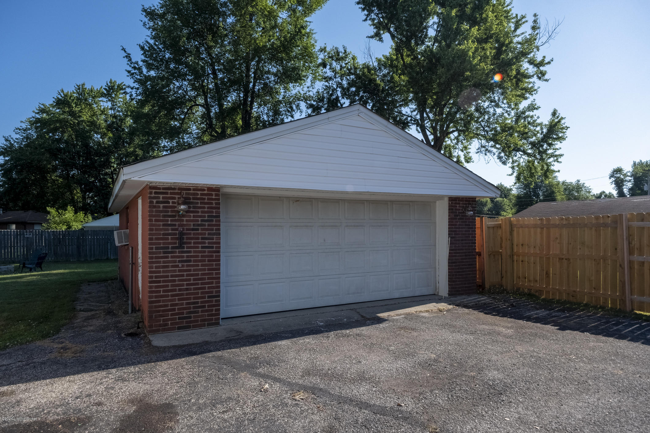 5401 Maryman Road Louisville, KY 40258 - Photo 24 of 29 2 Car Garage, Extra Deep