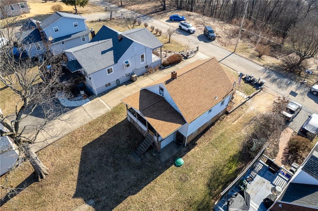 1906 Cliff Street Coraopolis, PA 15108 - Photo 33 of 39 an aerial view of a house with a yard