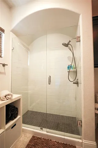 a view of livingroom with furniture and furniture