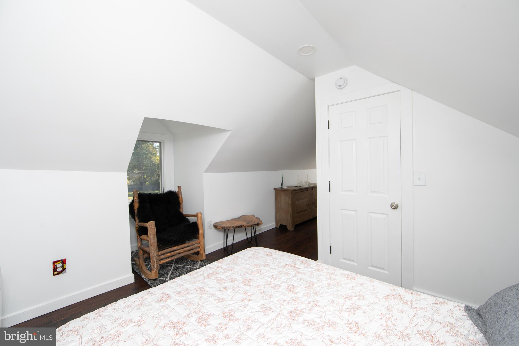 38 Lincoln Avenue Clementon, NJ 08021 - Photo 18 of 38 a bedroom with a bed and a television