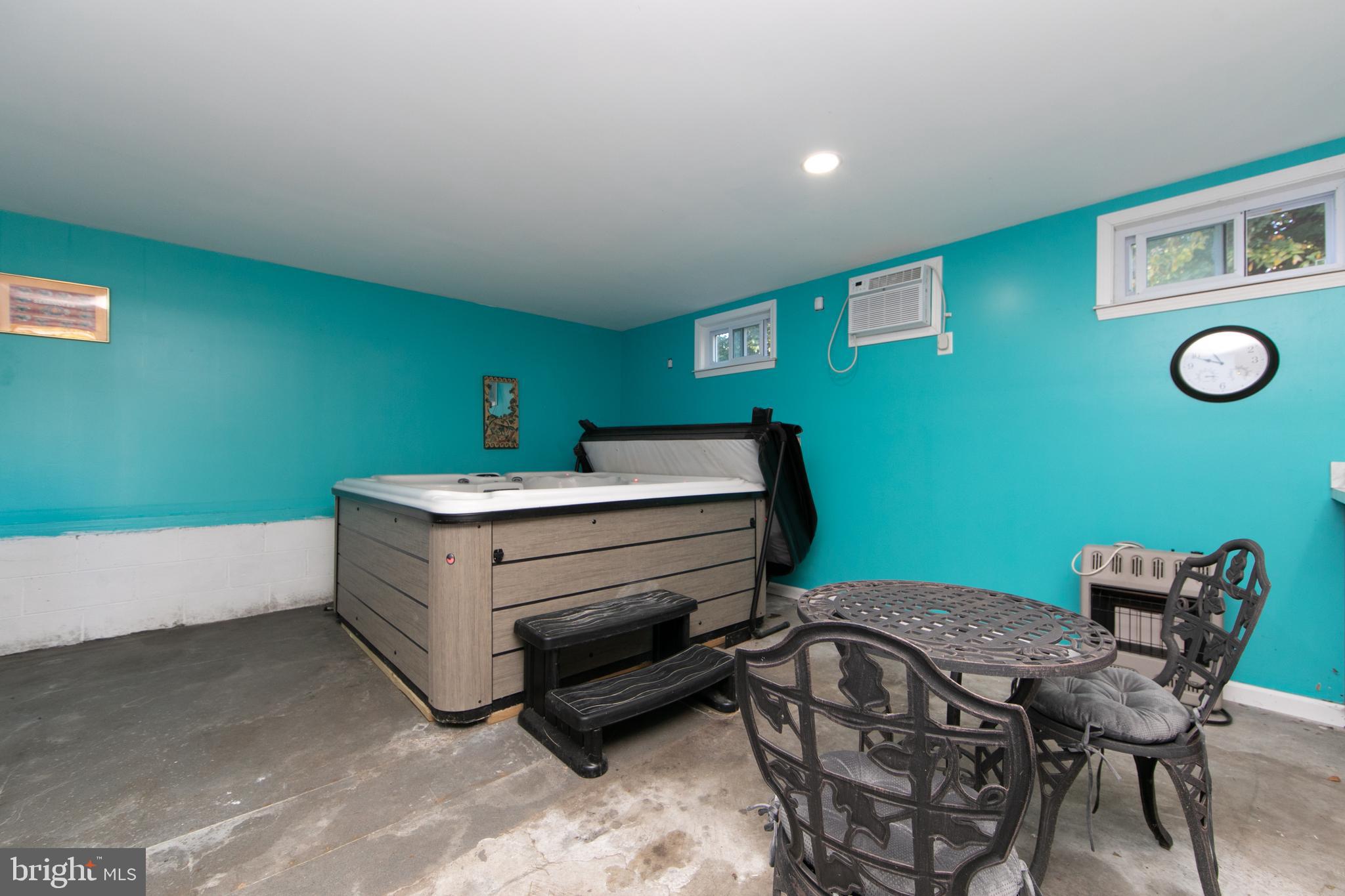 38 Lincoln Avenue Clementon, NJ 08021 - Photo 34 of 38 a bed room with furniture and a window