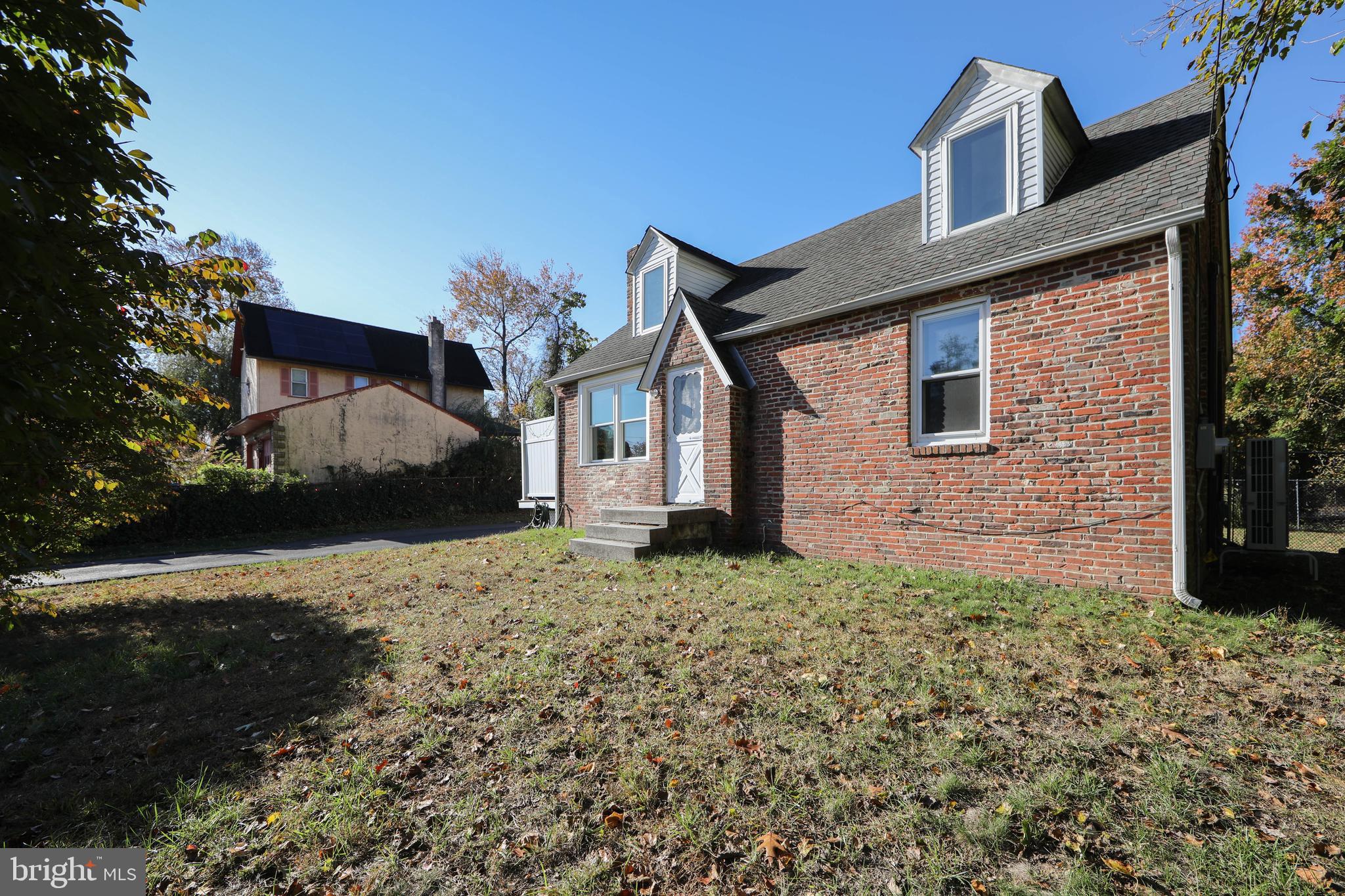 38 Lincoln Avenue Clementon, NJ 08021 - Photo 38 of 38 a front view of a house with a yard