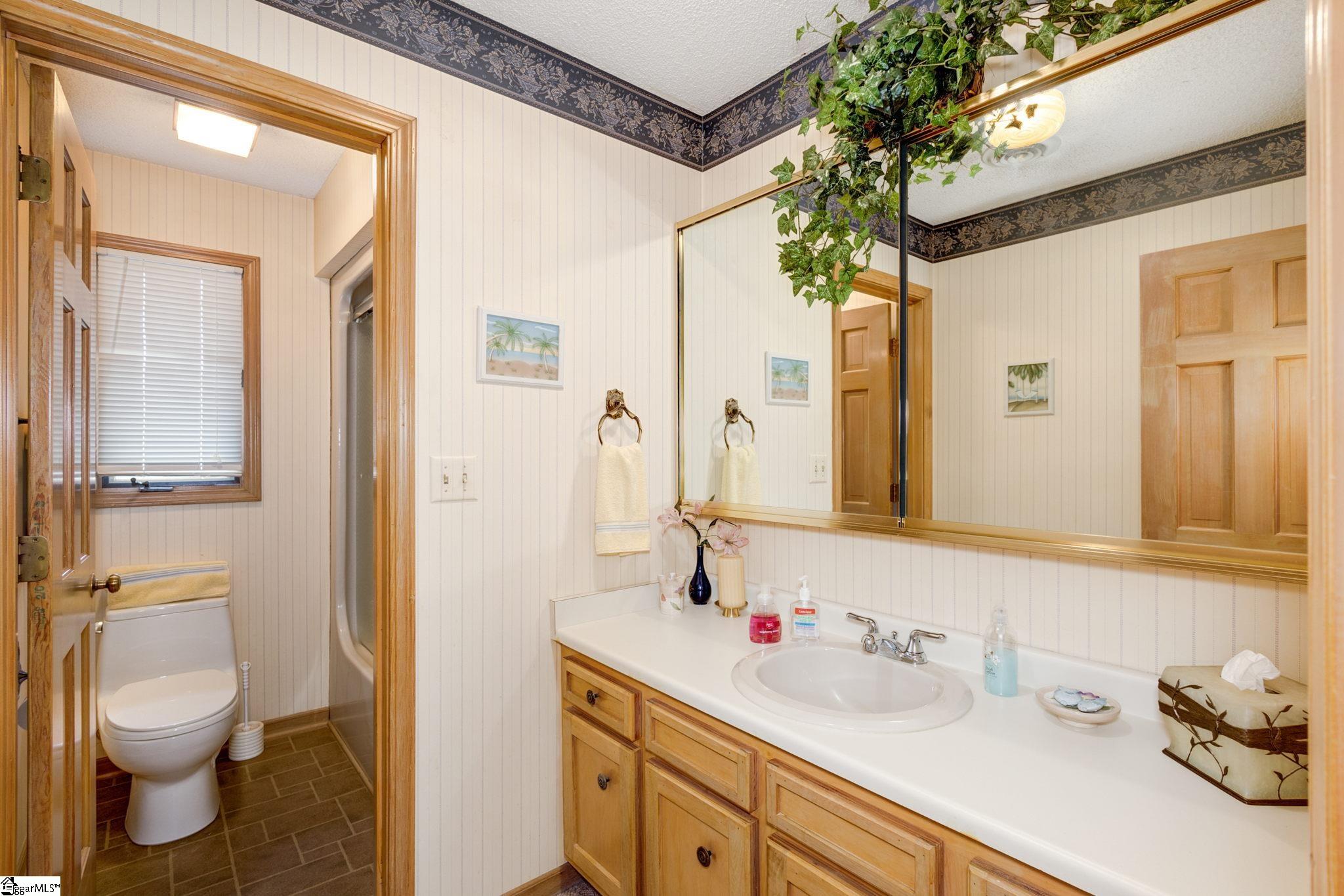119 Country Lakes Road Easley, SC 29642 - Photo 17 of 36 Gallery Image 17