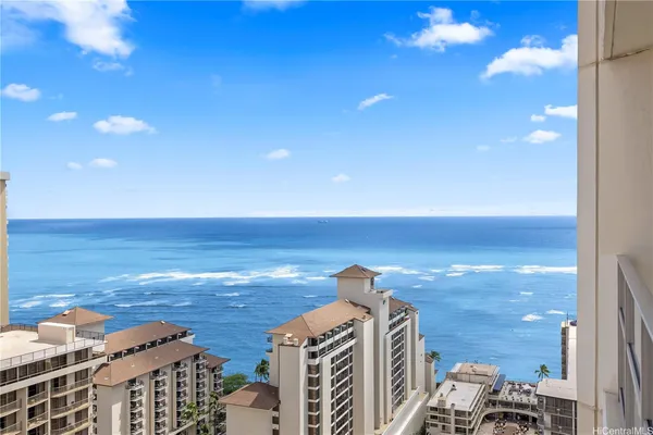 $8,900 | 223 Saratoga Road, Unit 2706, Honolulu, HI 96815