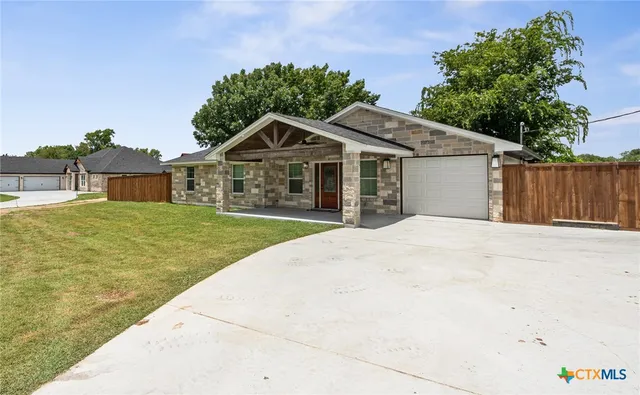 a view of a house with a outdoor space
