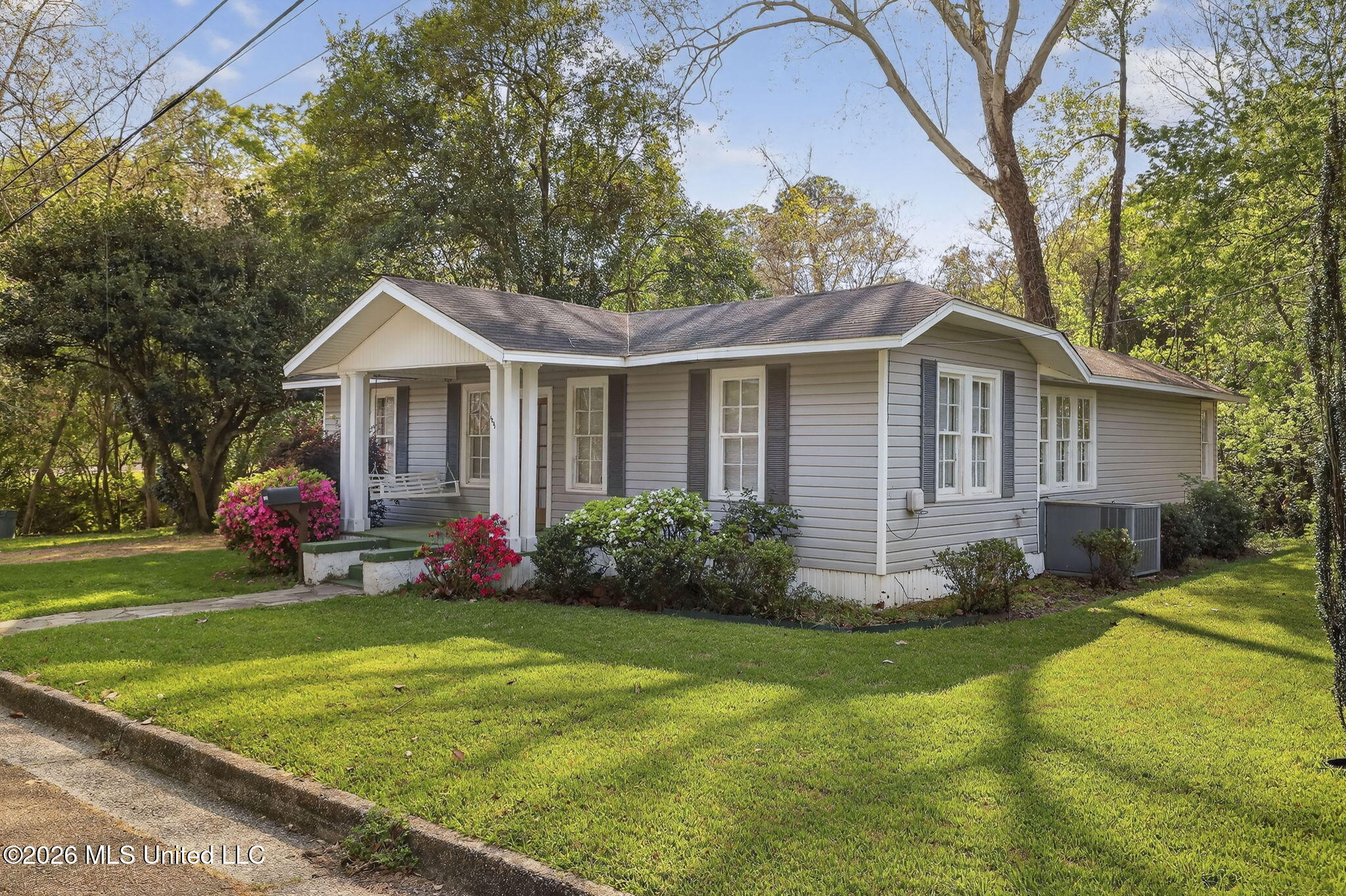 1231 Monroe Street Jackson, MS 39202 - Photo 2 of 32 1-web-or-mls-1231 Monroe-1