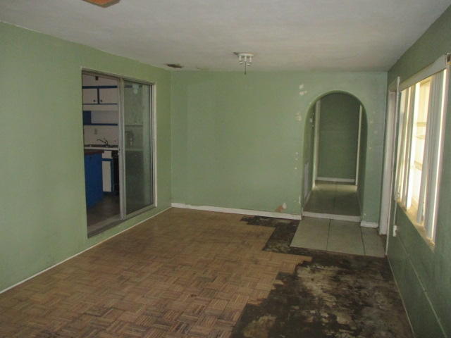 2107 Hunter Road Okeechobee, FL 34974 - Photo 13 of 28 Enclosed patio 2d view