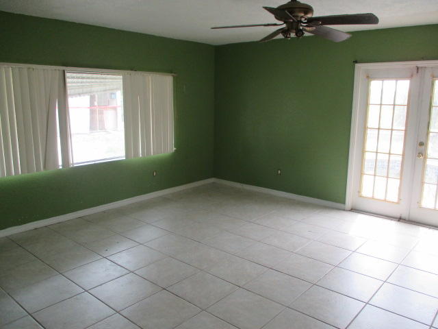 2107 Hunter Road Okeechobee, FL 34974 - Photo 16 of 28 Master bedroom