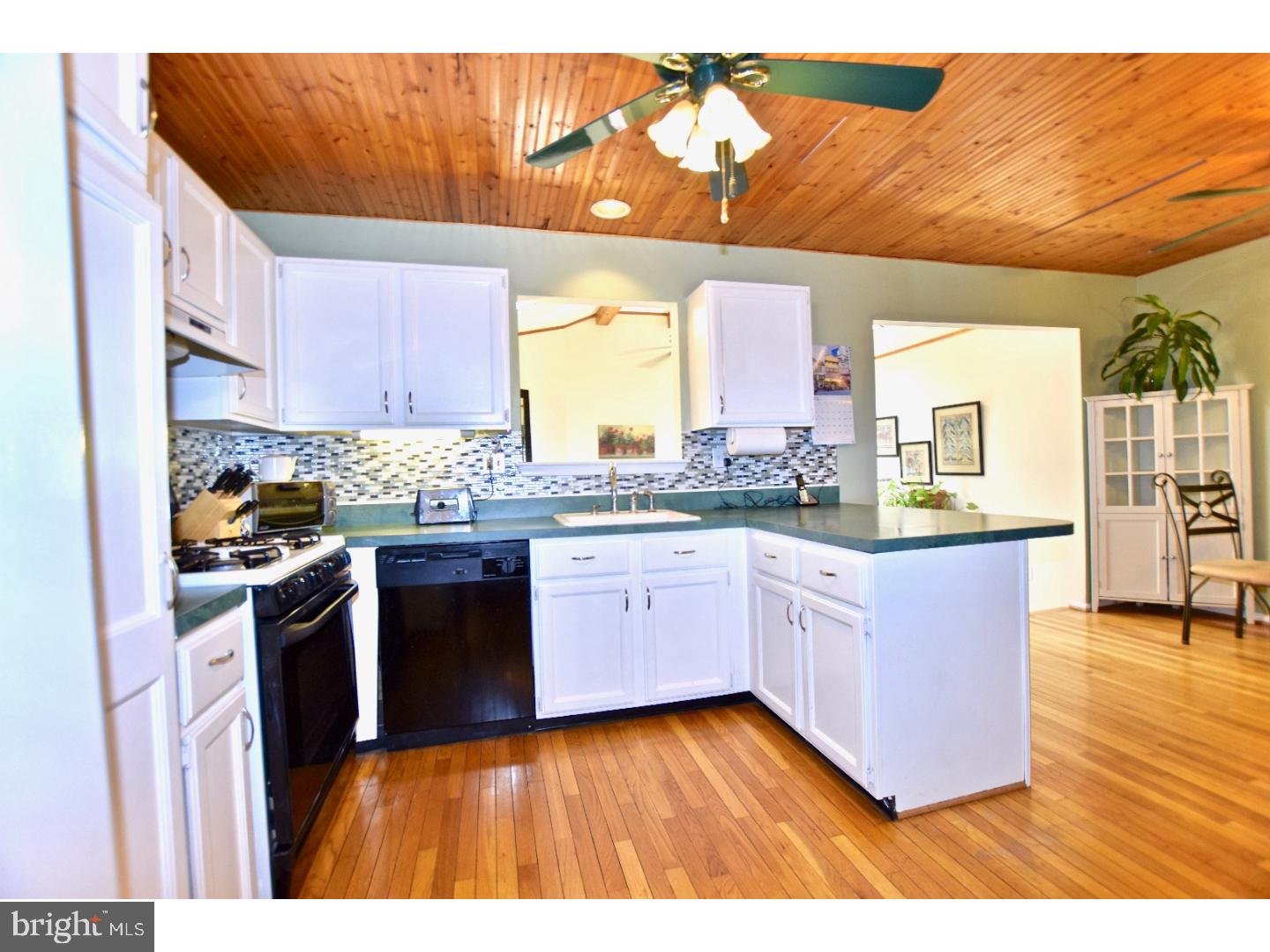 226 Aucott Road Brookhaven, PA 19015 - Photo 8 of 24 Gallery Image 8