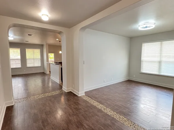 $1,950 | 1011 Orchid Grove, San Antonio, TX 78245