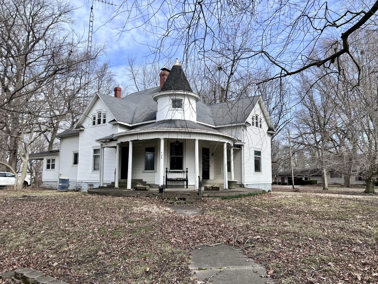 403 East 3rd Street Brocton, IL 61917 - Photo 1 of 39 a front view of a house with a yard