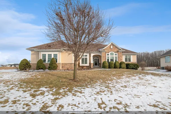 $649,900 | 581 Royal Saint Pats Drive, Wrightstown, WI 54180