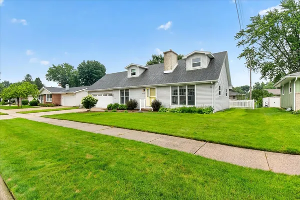 $359,900 | 2502 Bradford Avenue, Janesville, WI 53545