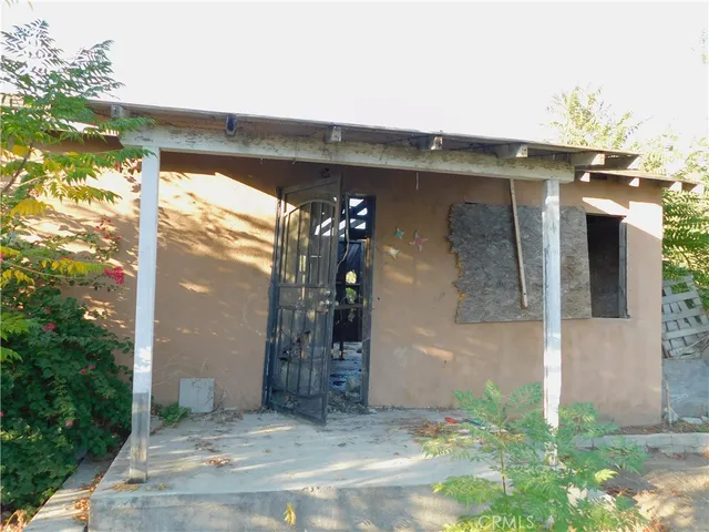 a view of entryway with a wooden floor