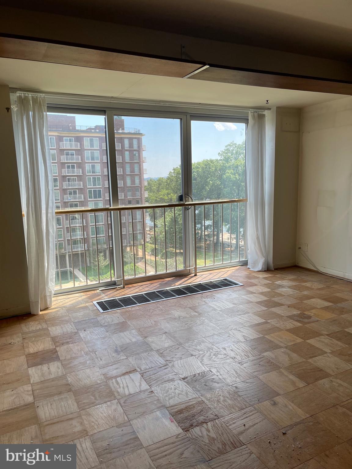 560 N Street Southwest, Unit N606 Washington, DC 20024 - Photo 6 of 33