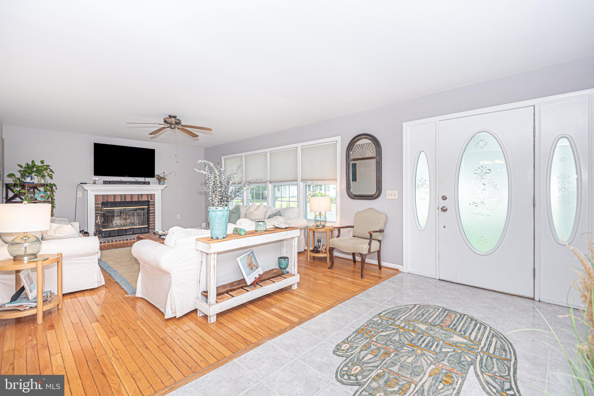 12442 Salisbury Road Ocean City, MD 21842 - Photo 6 of 69 living room