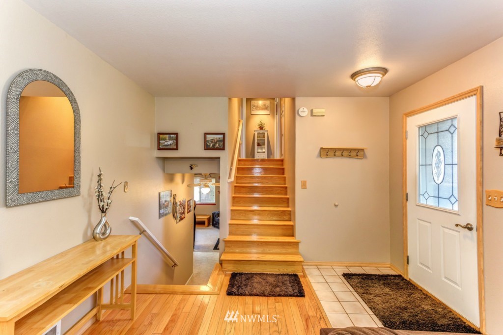 1447 Hillspring Road Bellingham, WA 98226 - Photo 4 of 24 Gallery Image 4